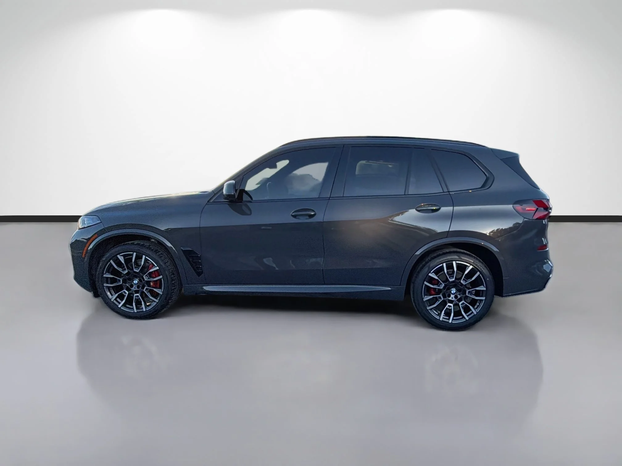 Used 2024 Dravit Grey Metallic BMW sDrive40i image 6
