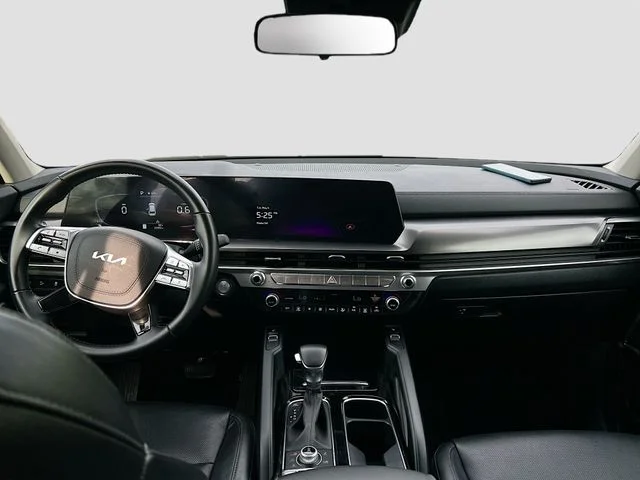 Used 2023 Black Kia S image 16