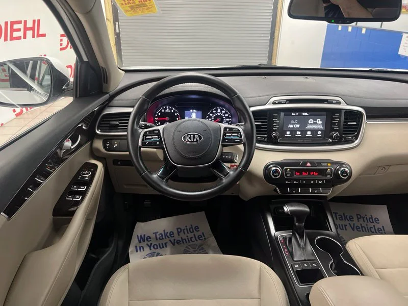 Used 2019 White Kia LX image 30
