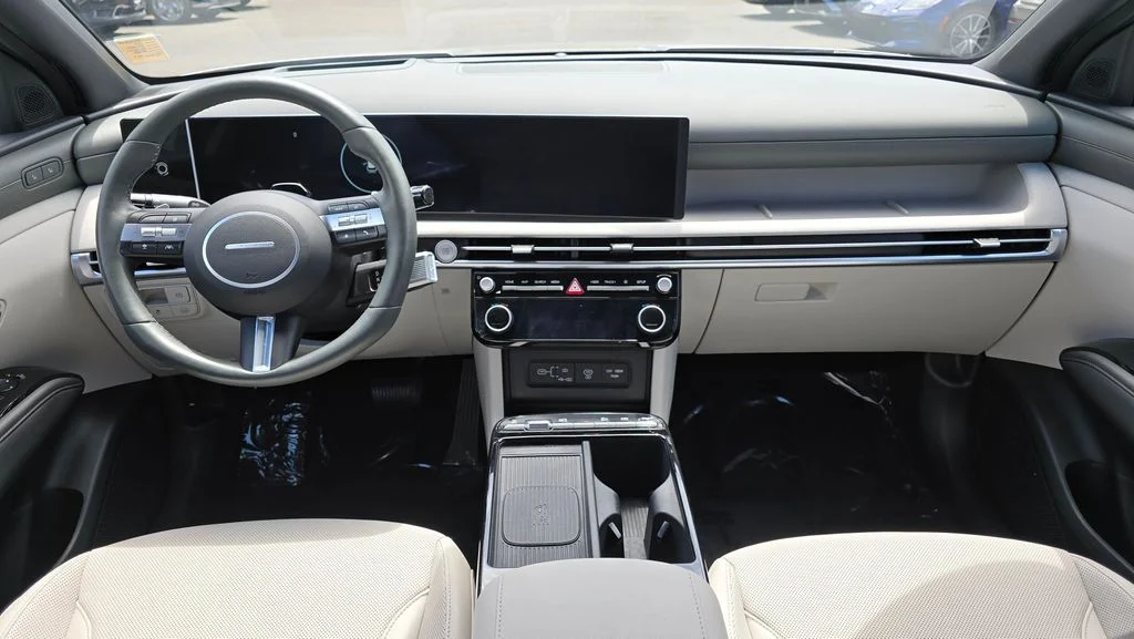 Used 2025 Shimmering Silver Hyundai Limited image 18