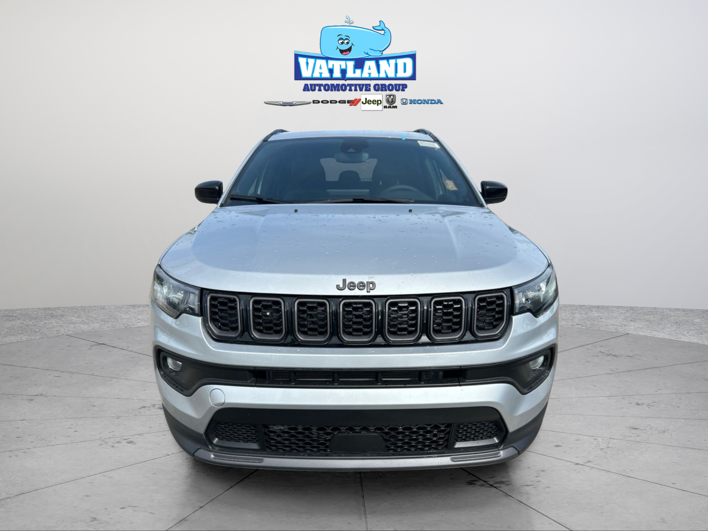 New 2026 Silver Zynith Metallic Clearcoat Jeep Latitude image 21