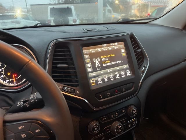 2023 Jeep Cherokee Altitude Lux - Photo 23