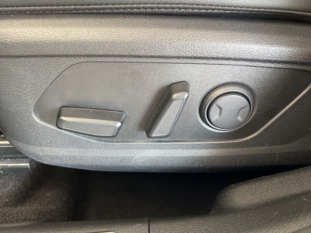 Used 2023 White Kia SX image 5