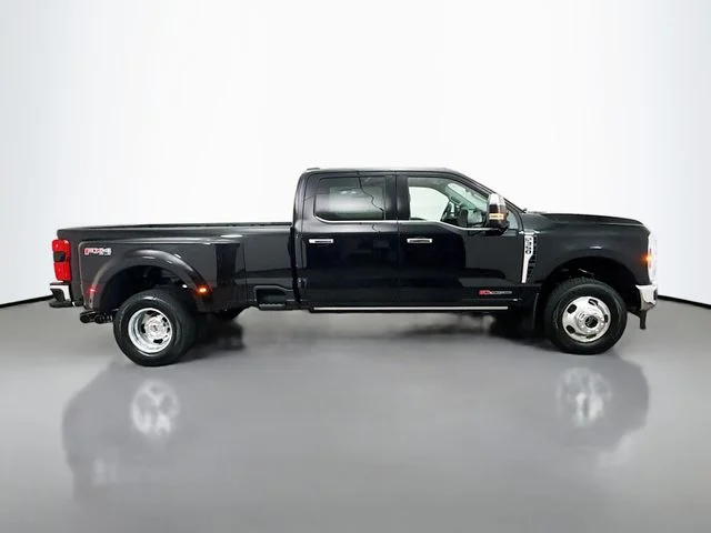 New 2026 Agate Black Metallic Ford F-350® Lariat® image 8
