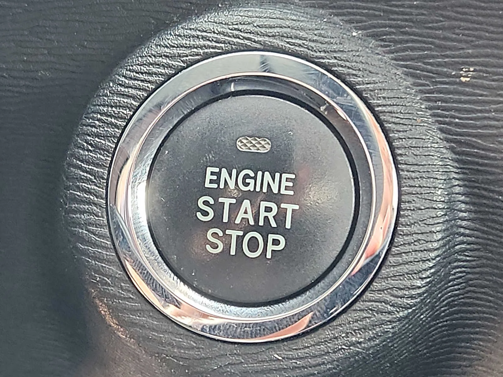Used 2013 Black Toyota XLE image 27
