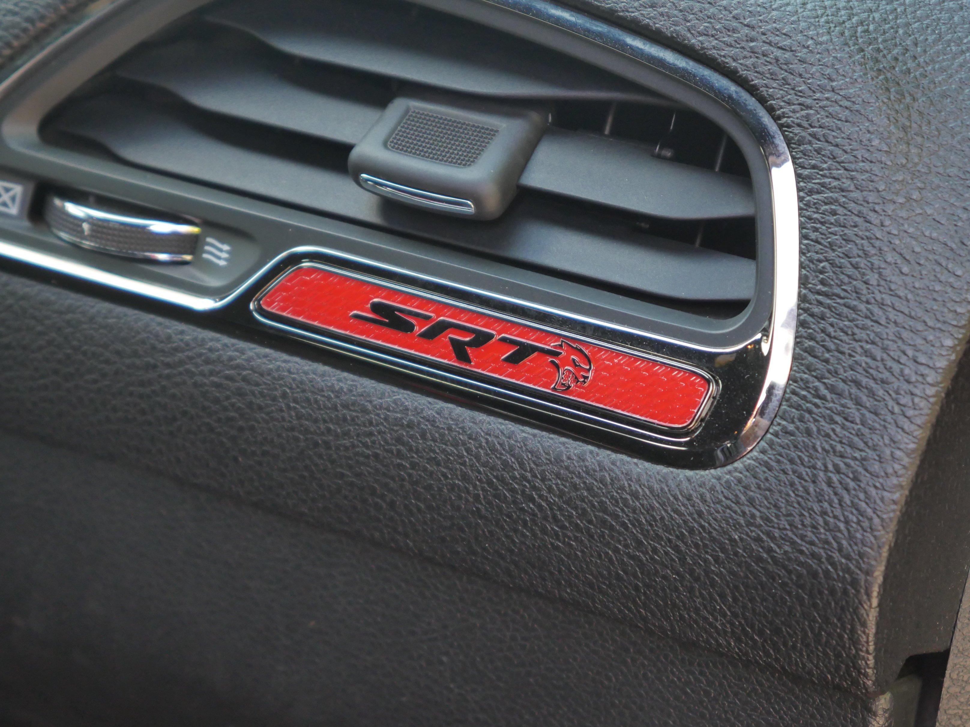 Used 2018 Go Mango Dodge SRT Hellcat Widebody image 25