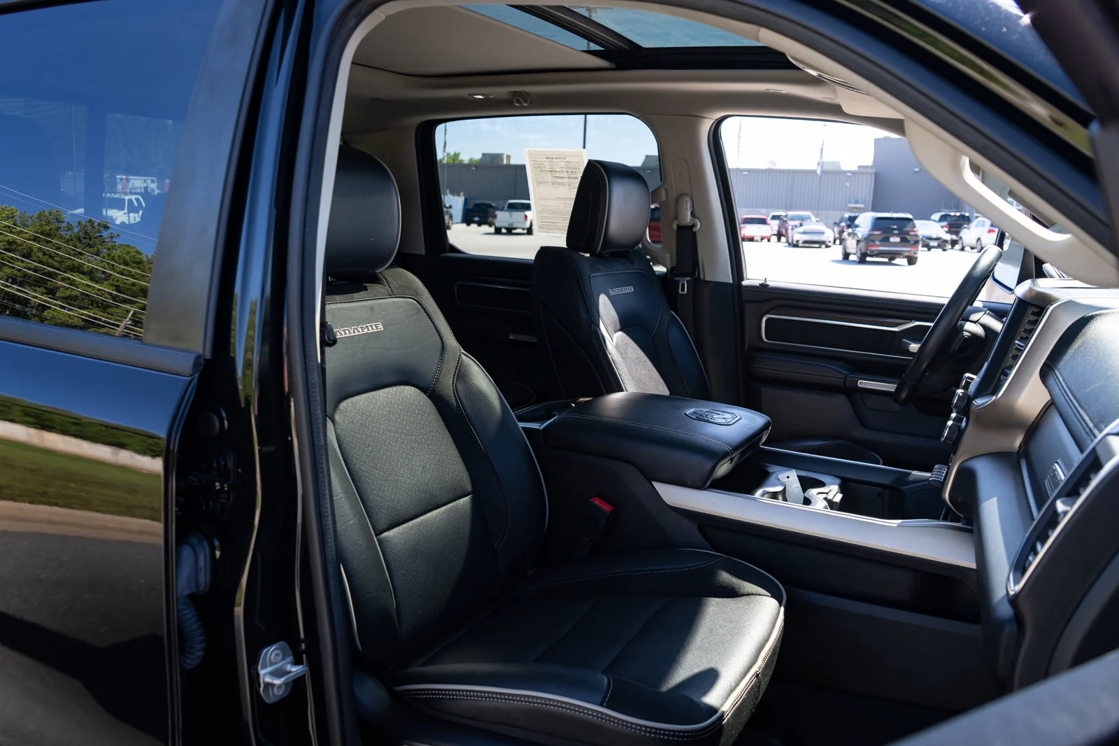 Used 2022 Black Ram Laramie image 23