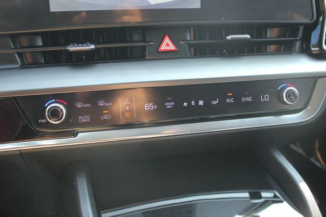 Used 2023 Gray Kia EX image 9