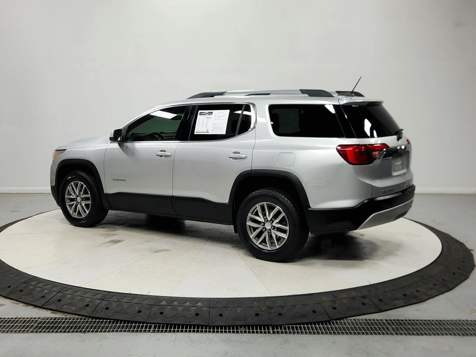 Used 2018 Silver GMC SLE-2 image 6