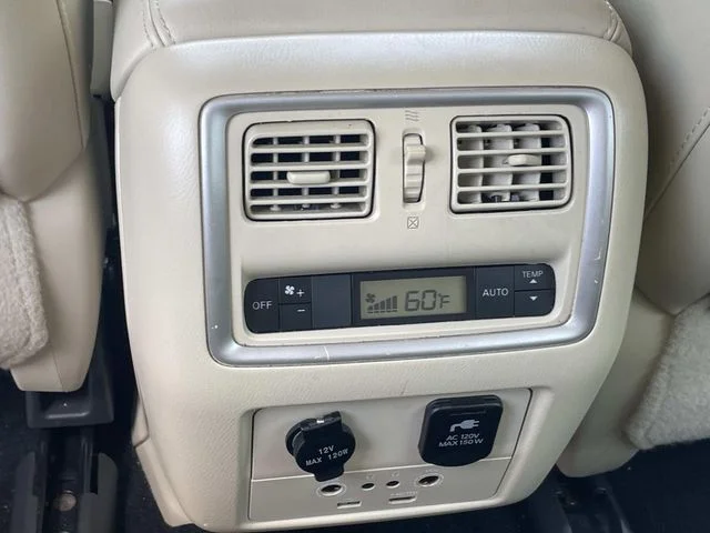 Used 2019 White INFINITI LUXE image 12