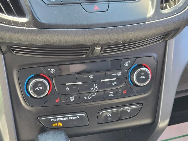 Used 2018 Gold Ford SE image 27