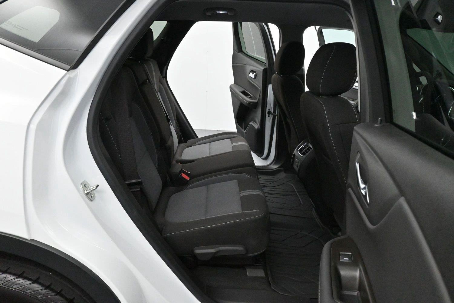 Used 2023 SUMMIT WHITE Chevrolet LT image 32