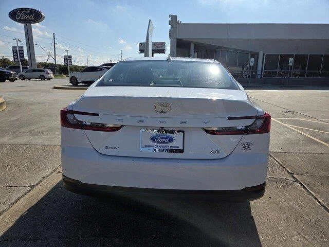 Used 2025 WHITE Toyota LE image 4