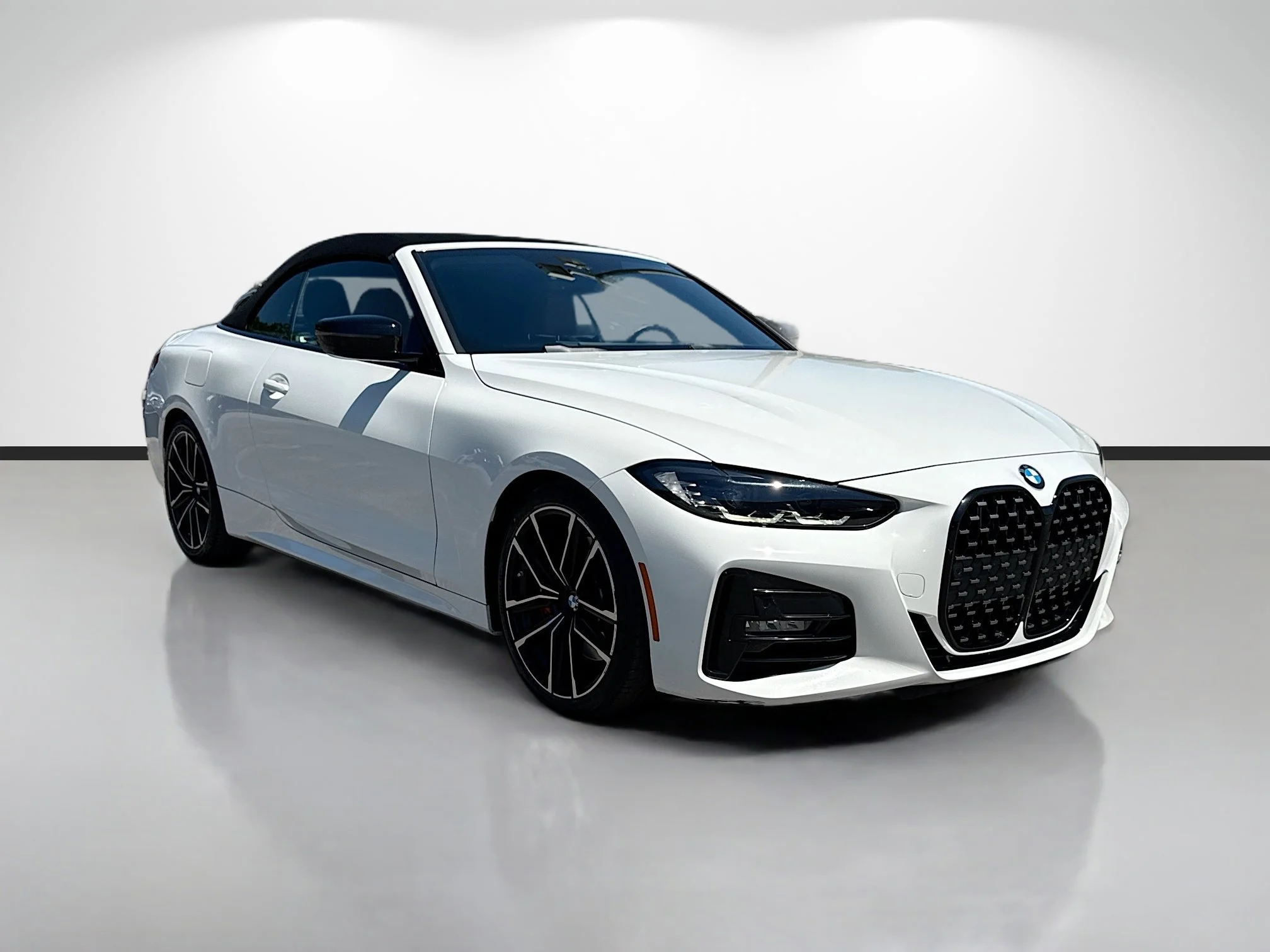 2024 BMW 4 Series 430i Convertible's photo