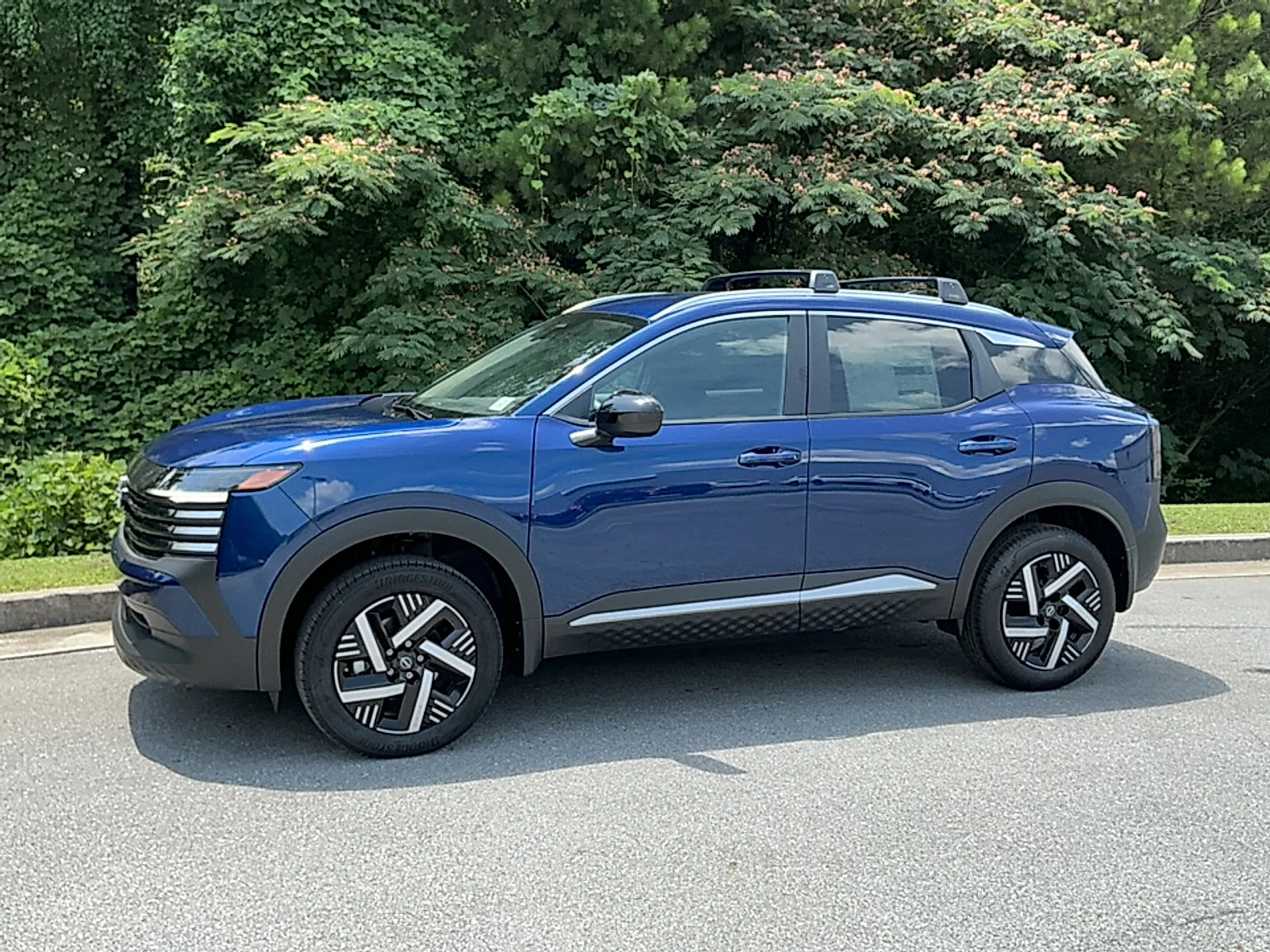 New 2026 Deep Blue Pearl Nissan SV image 4