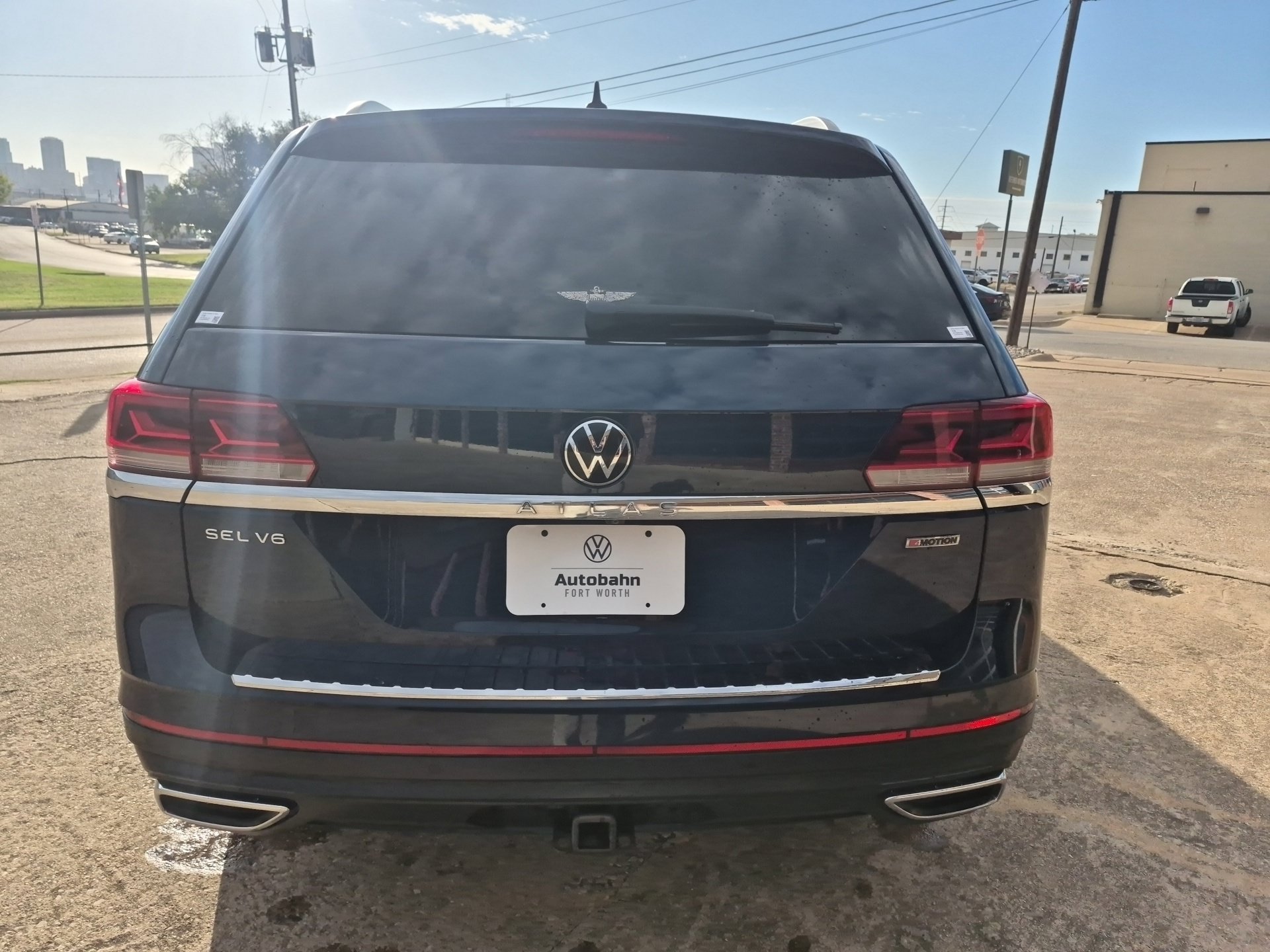 Used 2021 Blue Volkswagen SEL Premium image 6