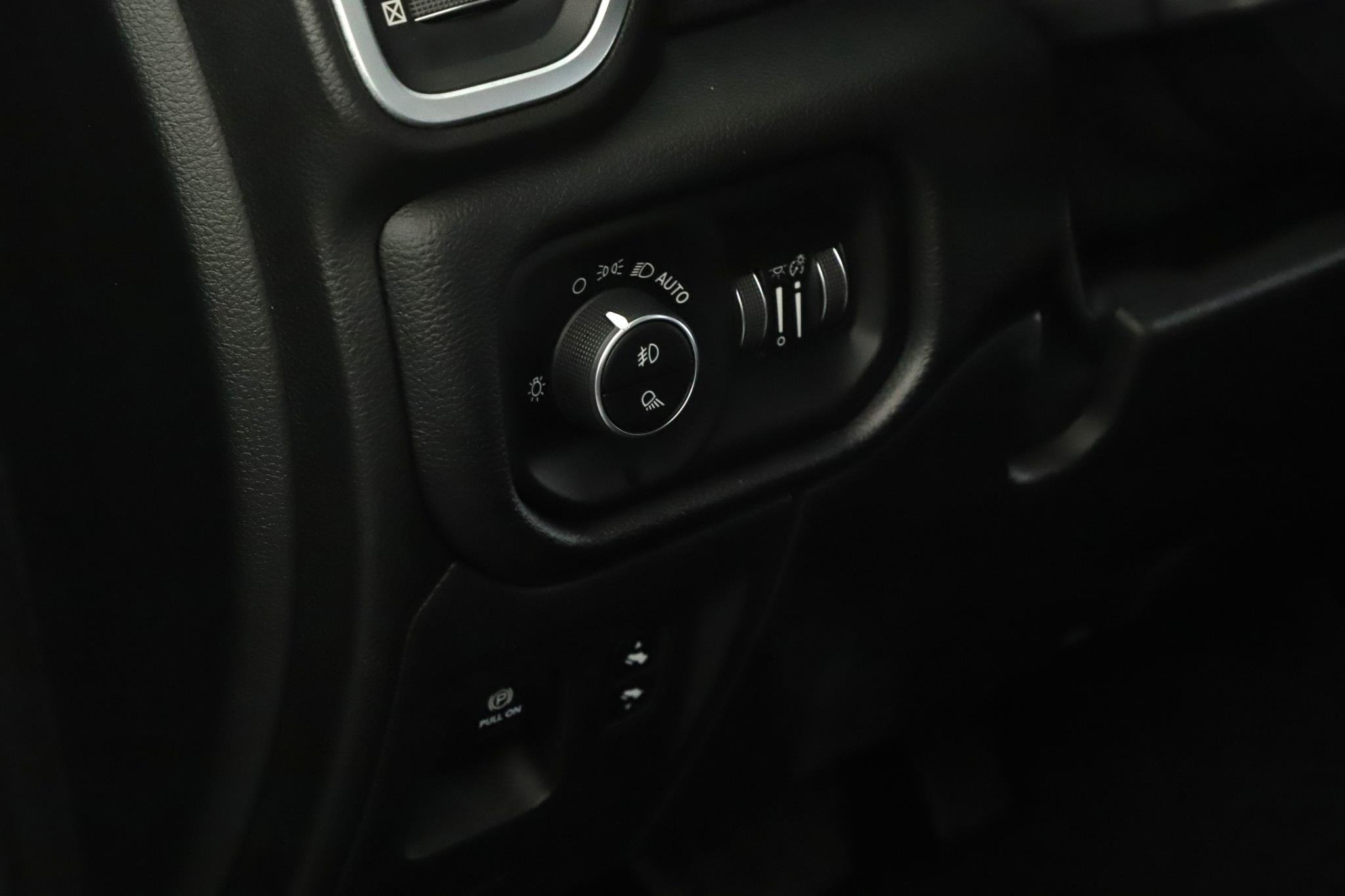 Used 2019 Diamond Black Crystal Pearlcoat Ram Big Horn 4x4 Crew Cab 5