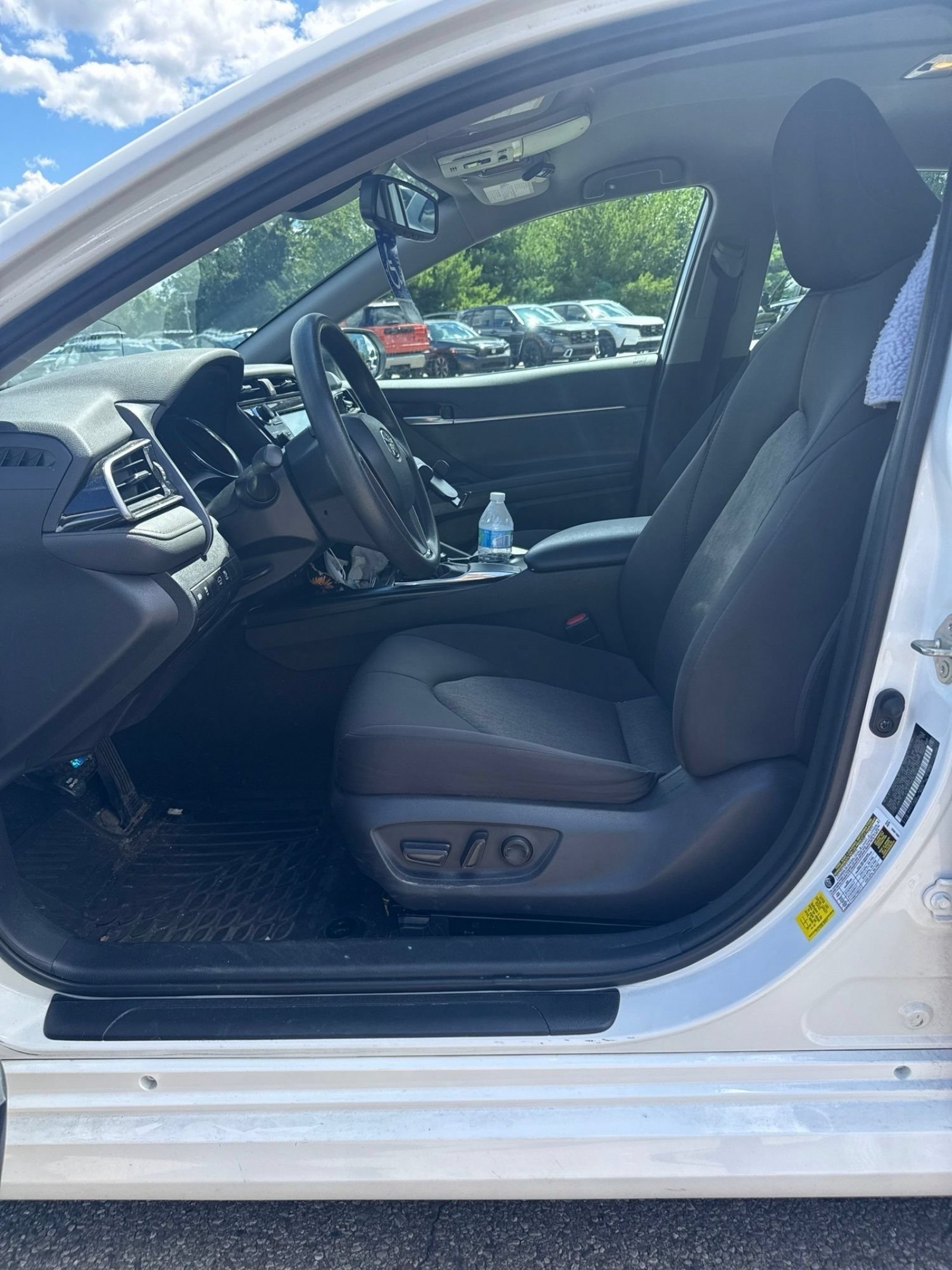 Used 2020 Super White Toyota LE image 5