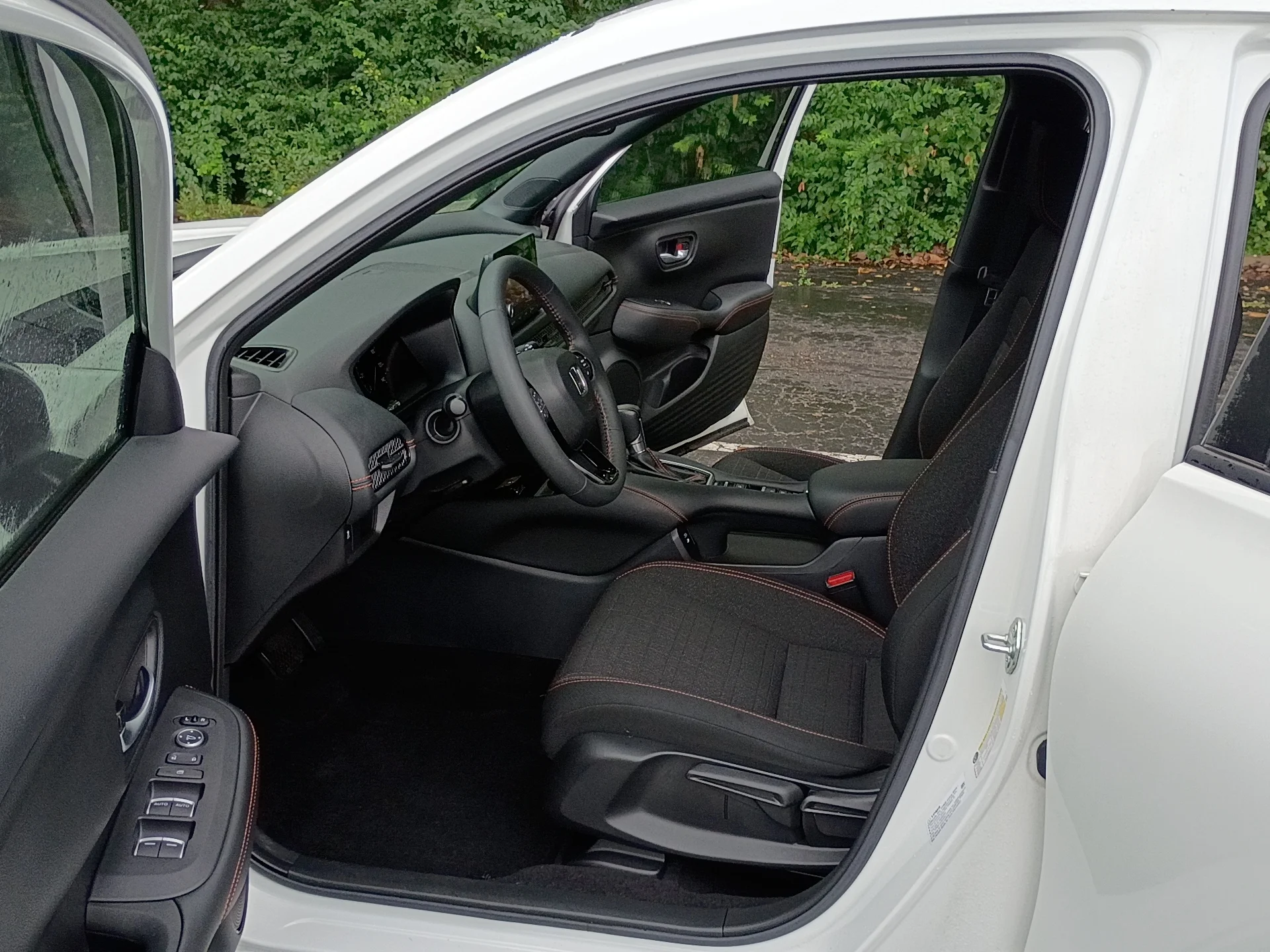 Certified Used 2024 Platinum White Pearl Honda Sport image 11