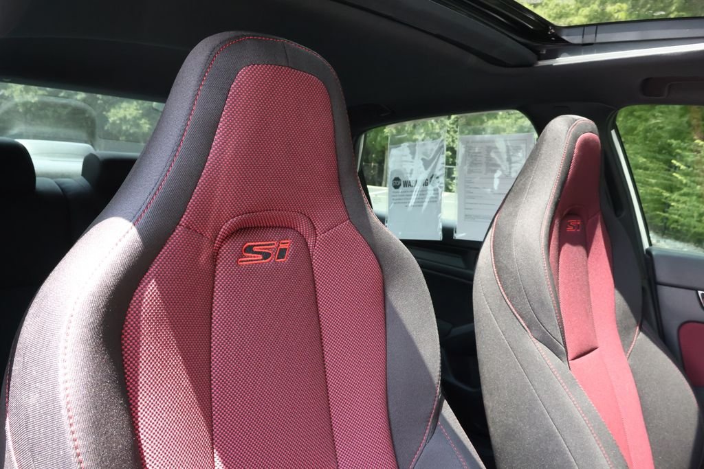 Used 2024 White Honda Base image 41