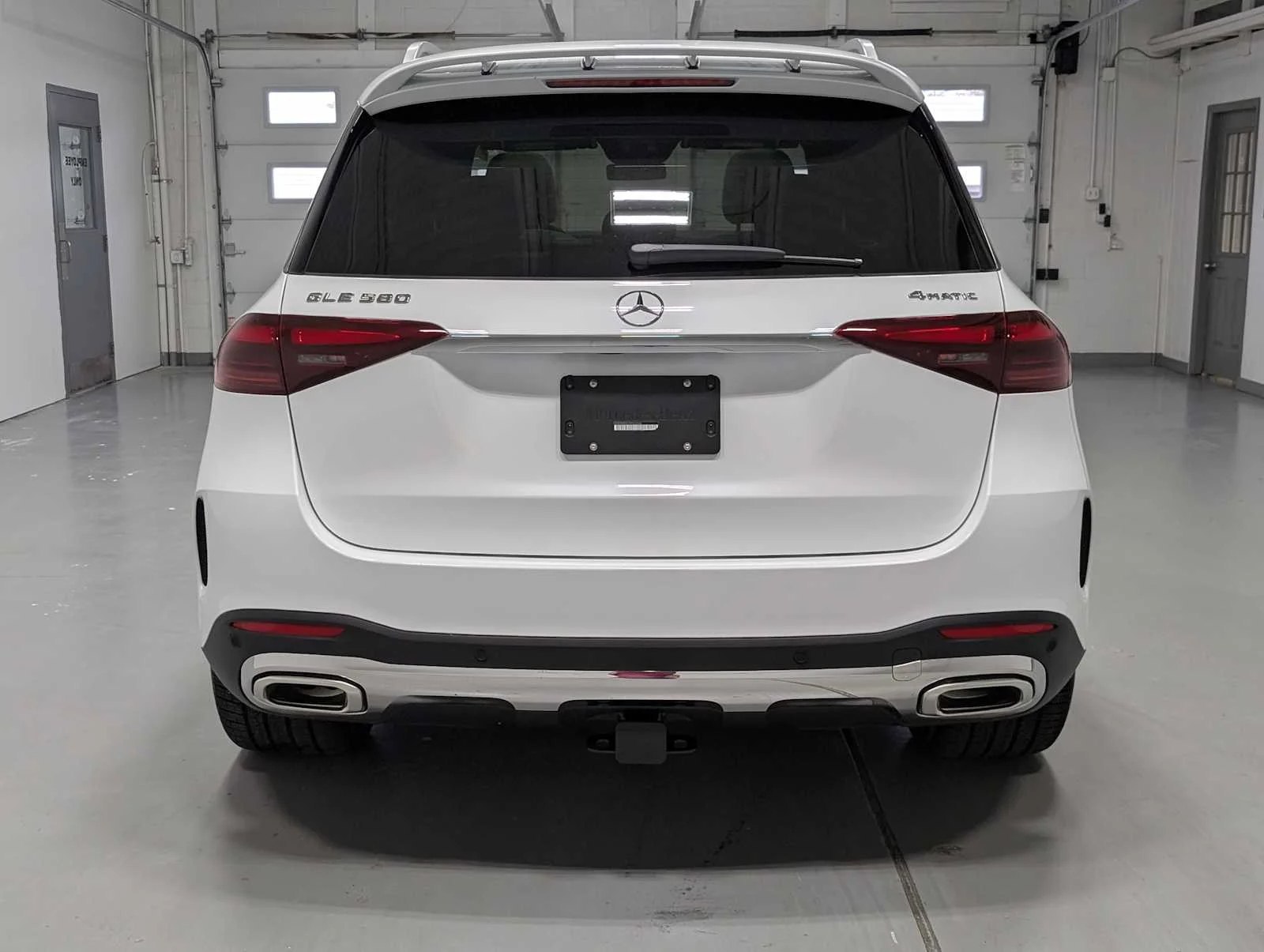Certified Used 2026 MANUFAKTUR Moonlight White Metallic Mercedes-Benz GLE 580 image 8