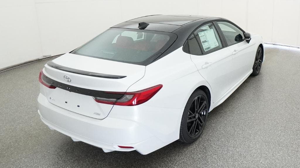 New 2026 Wind Chill Pearl with Midnight Black Metallic roof Toyota XSE image 7