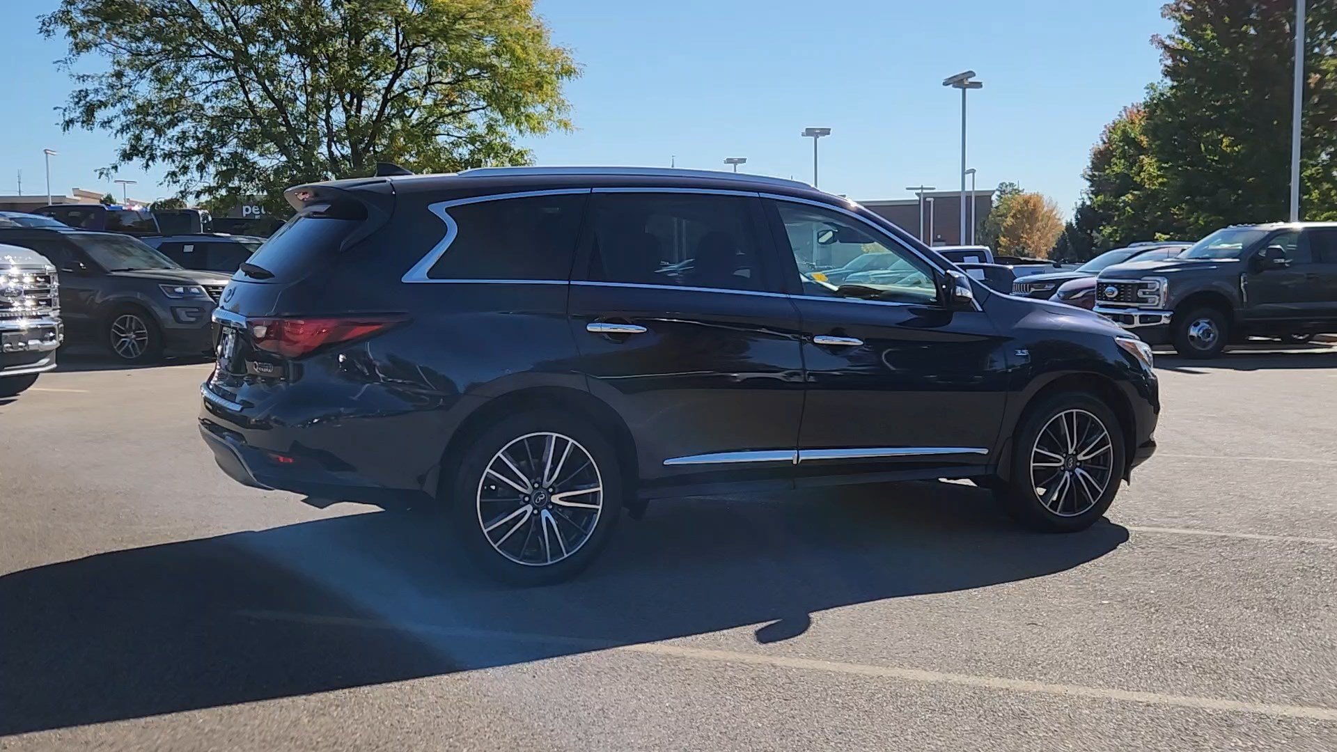 Used 2020 Hermosa Blue INFINITI LUXE image 12