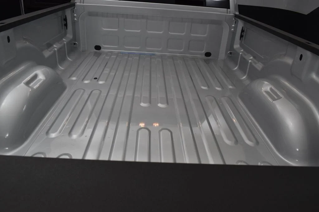 New 2026 Silver-Zynith Exterior Paint RAM Tradesman image 21