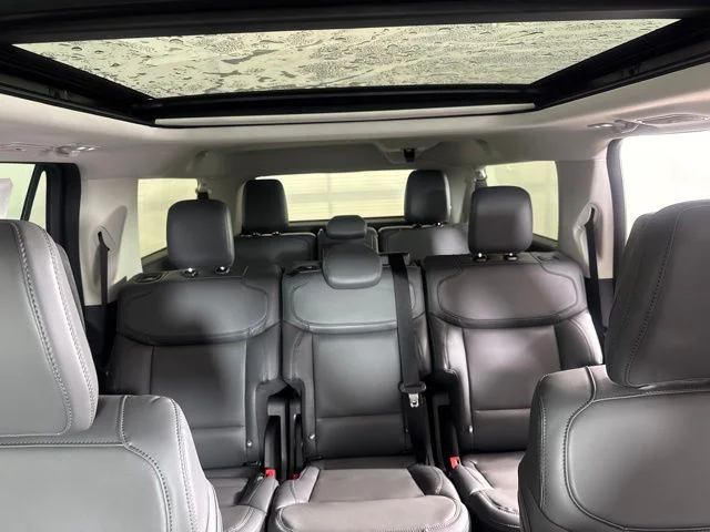 New 2027 Nocturnal Blue Metallic Ford MAX Active image 12