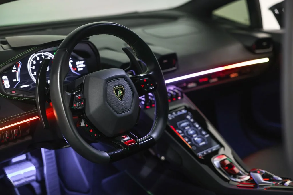 Used 2021 Green Lamborghini Base image 27