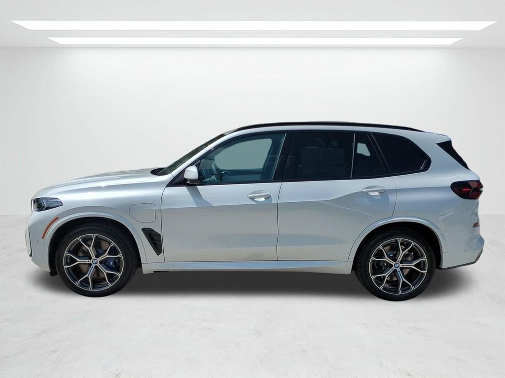 New 2026 White Metallic BMW xDrive50e image 7
