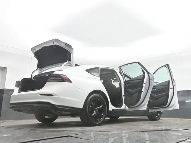 2025 Honda Accord SE - Photo 53