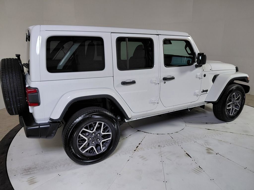 Certified Used 2025 White/off-white Jeep Sahara image 8