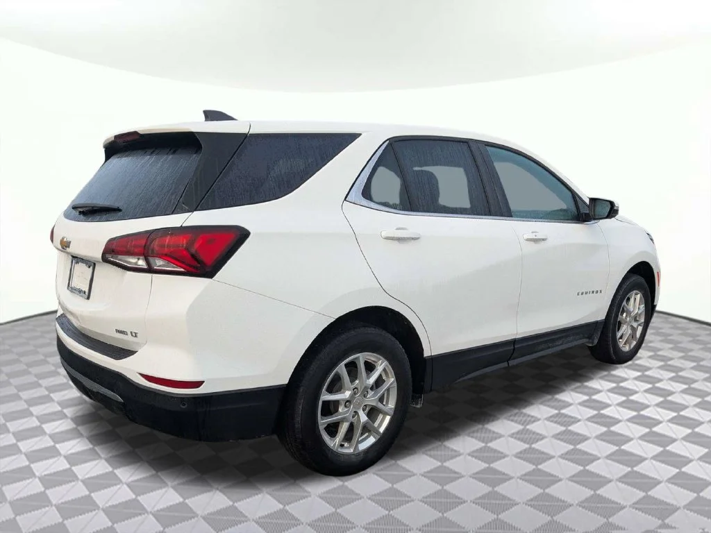 Used 2024 White Chevrolet LT image 4