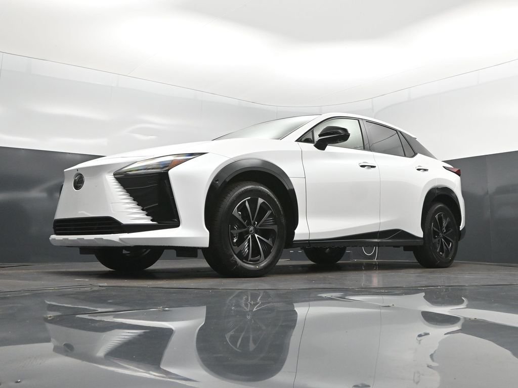 New 2026 Oxygen White Lexus  350e PREMIUM image 38