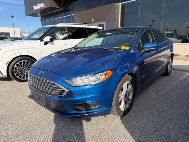 Used 2018 Lightning Blue Ford SE image 1