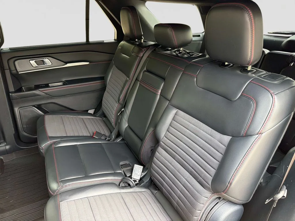 Used 2025 Vapor Blue Ford ST-Line image 14