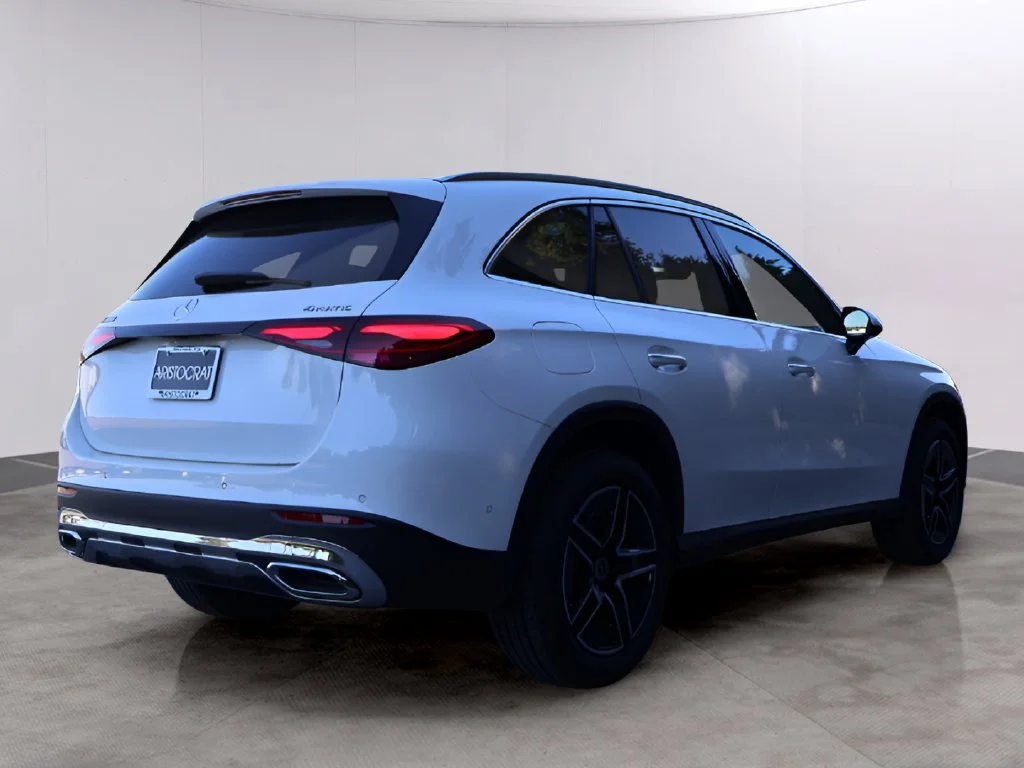 New 2026 Polar White Mercedes-Benz GLC 300 image 4