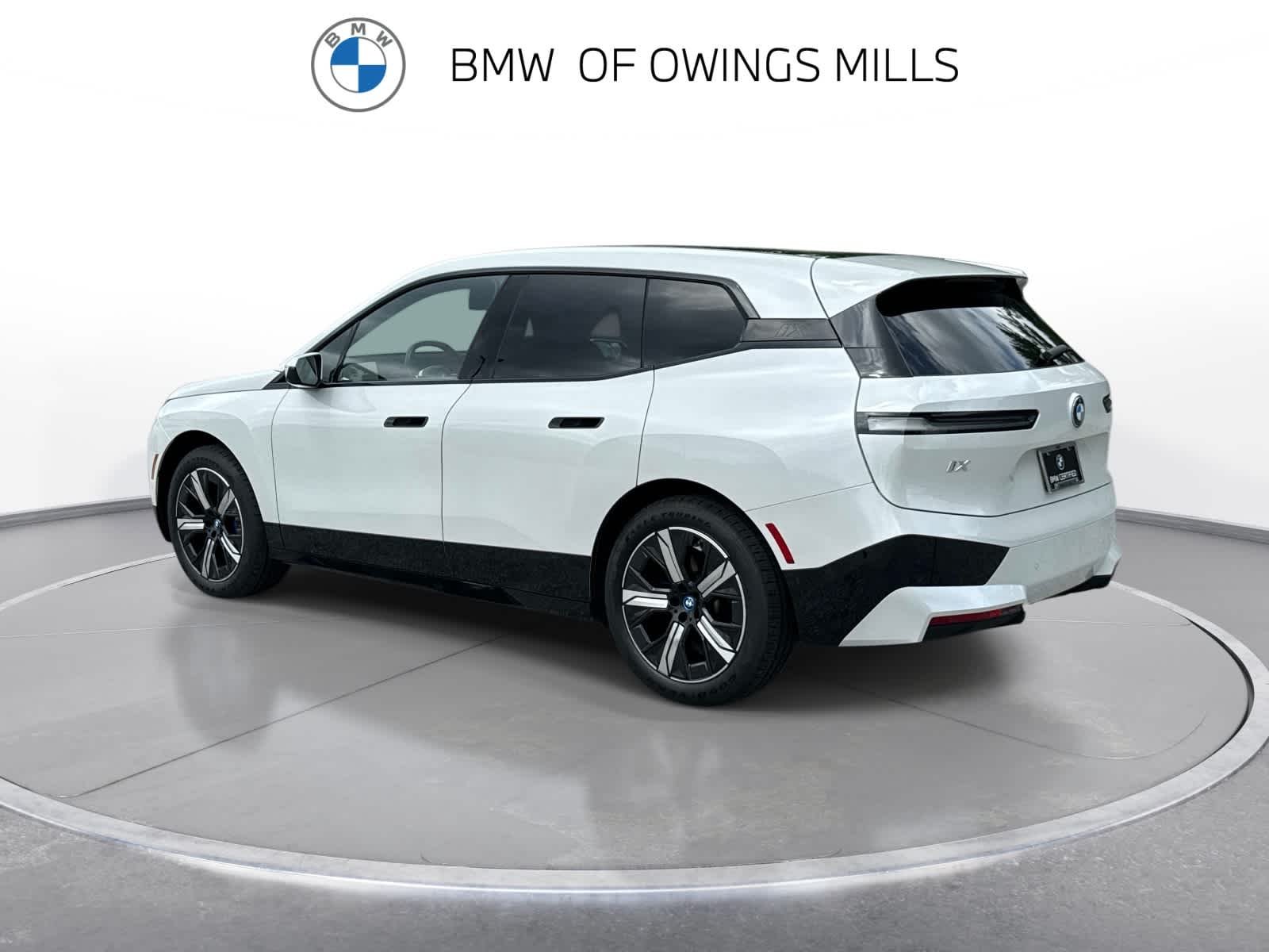 Certified Used 2024 Mineral White Metallic BMW xDrive50 image 6