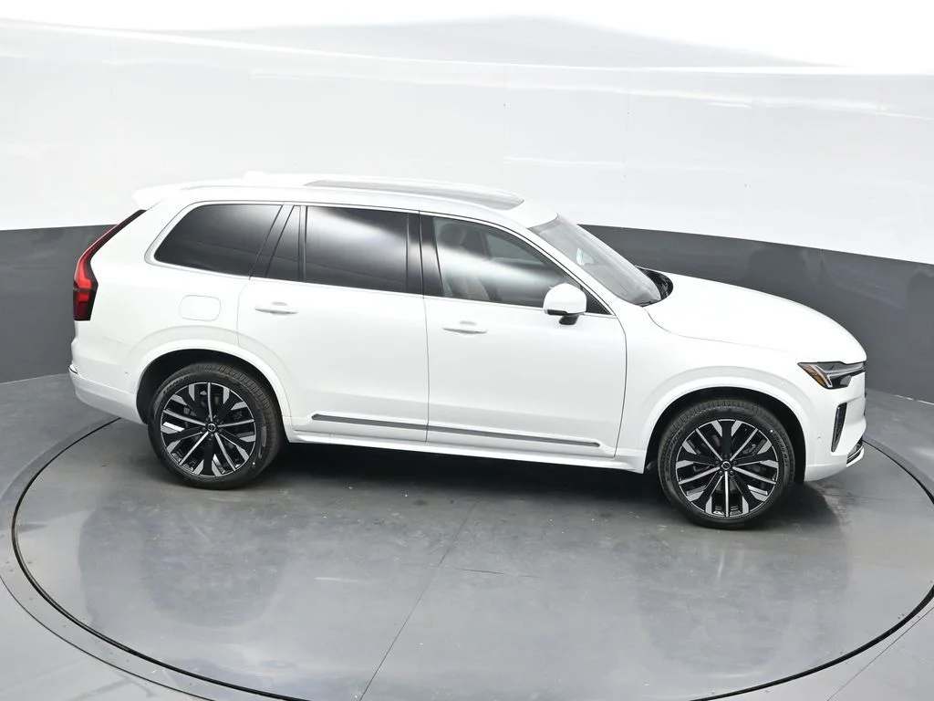 New 2026 Crystal White Volvo Plus image 35