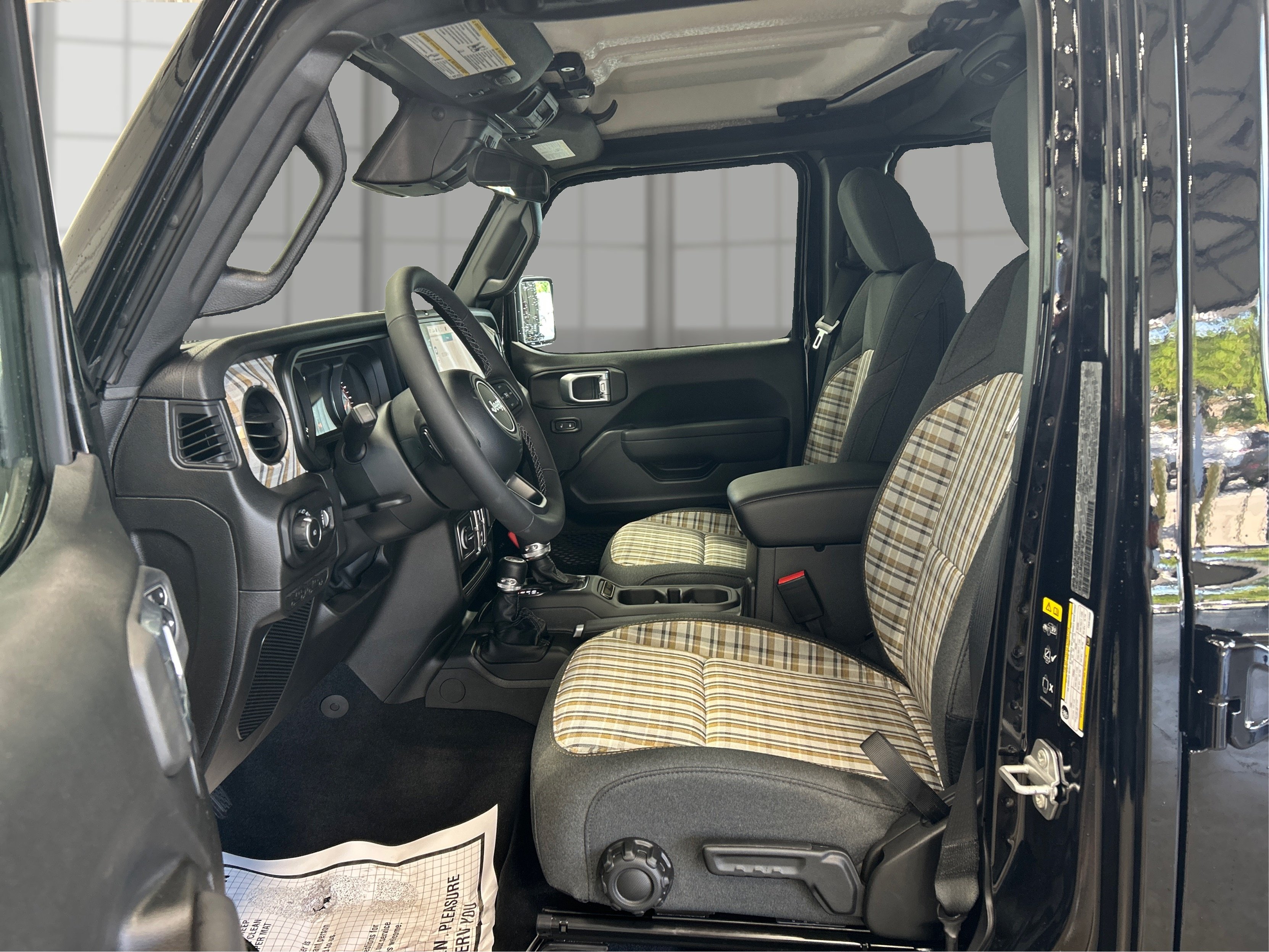 New 2026 Black Clear-Coat Exterior Paint Jeep 85th Anniversary Edition image 9