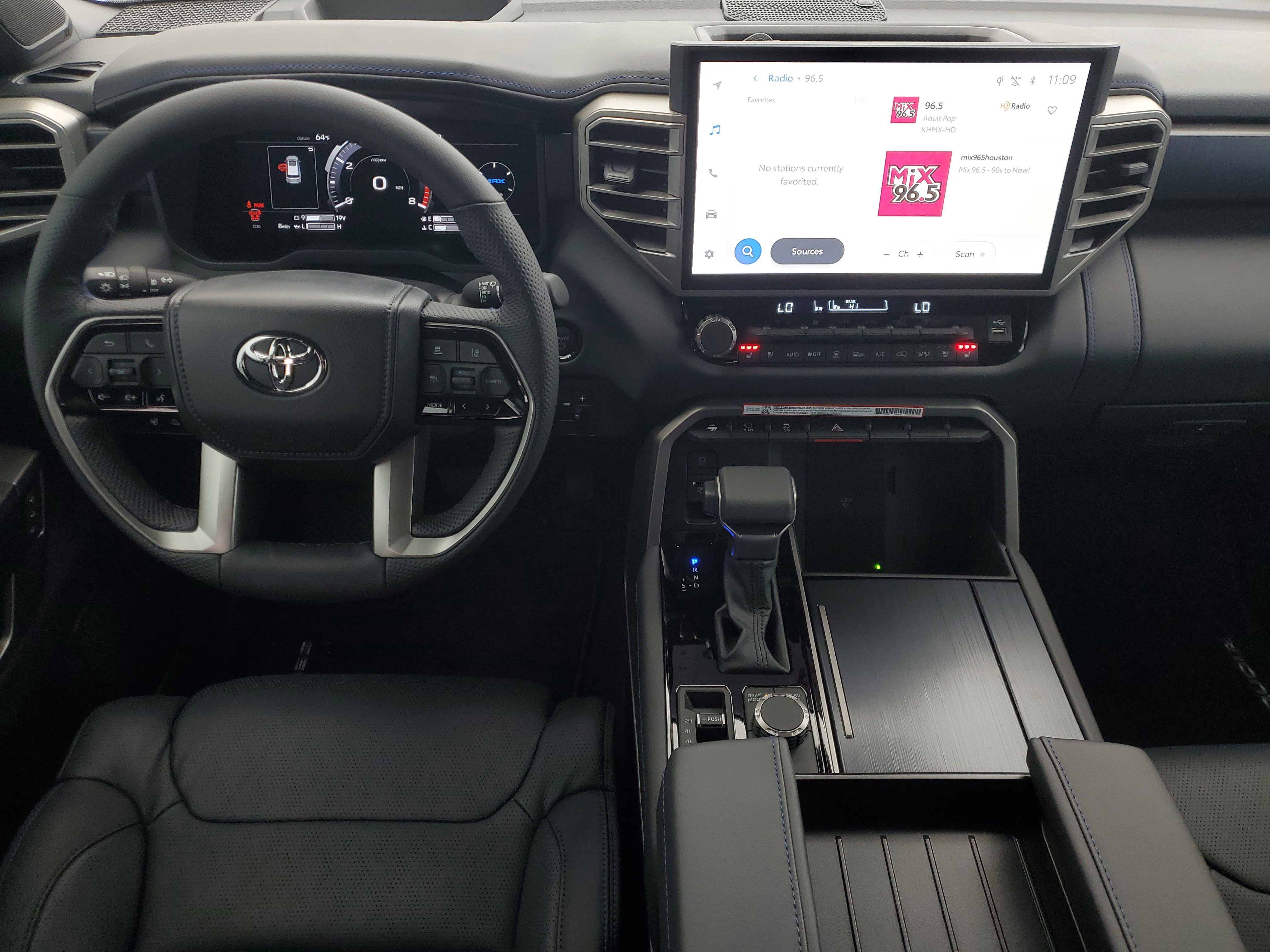 New 2026 Wind Chill Pearl <sup>1</sup> Toyota  Platinum image 10