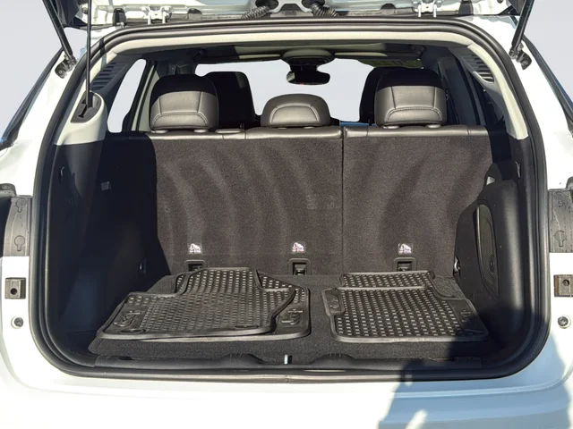 Used 2022 White Jeep Trailhawk image 35