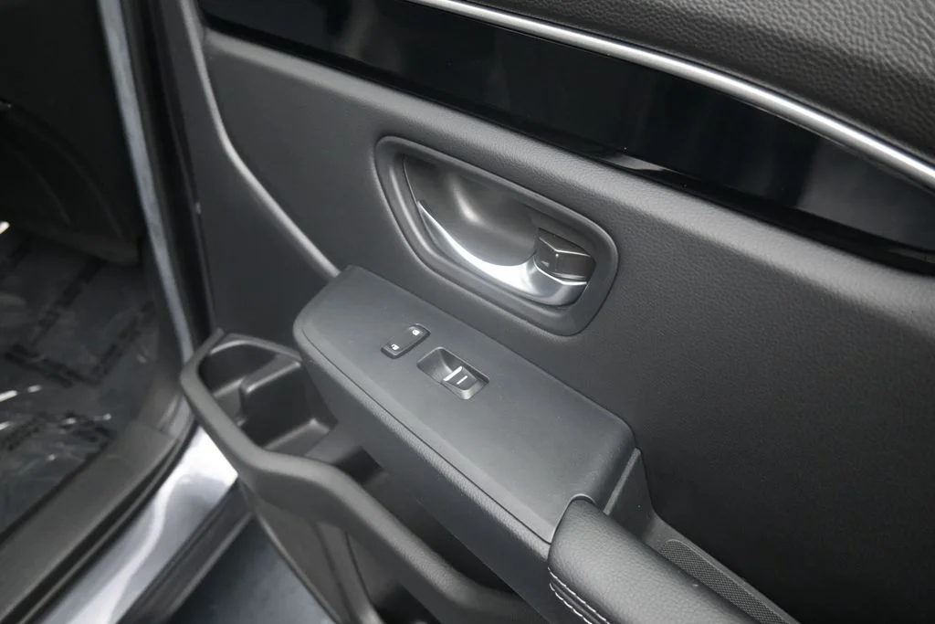 Used 2025 Modern Steel Metallic Honda EX-L image 18