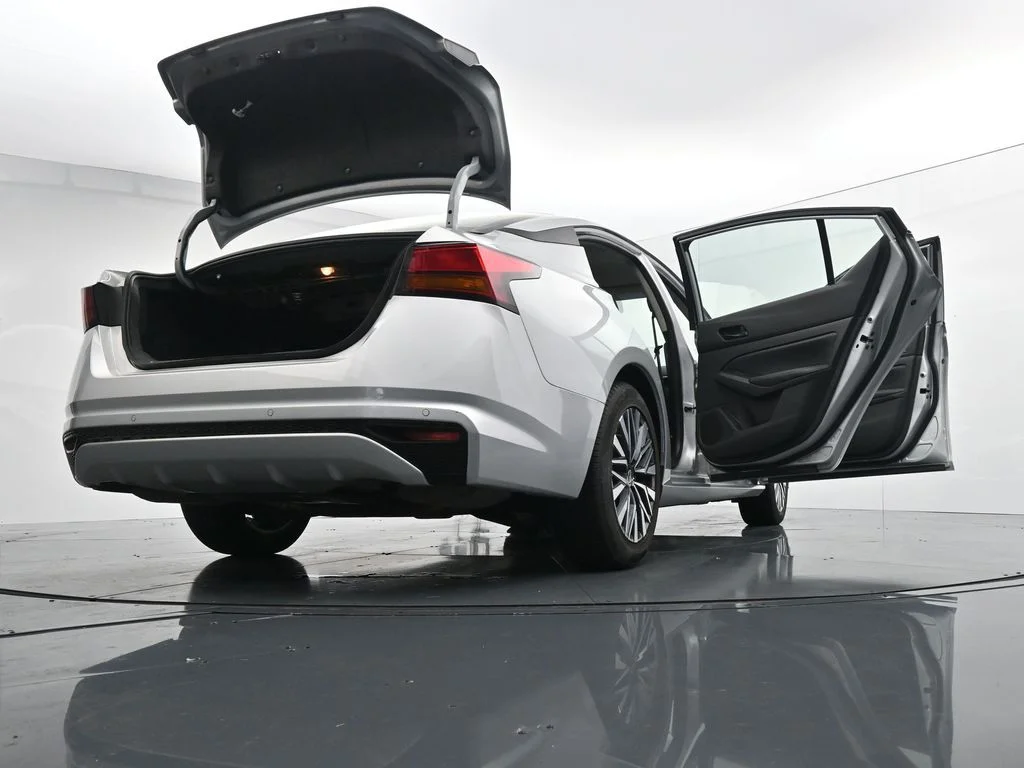 Used 2024 Silver Nissan 2.5 SV image 41