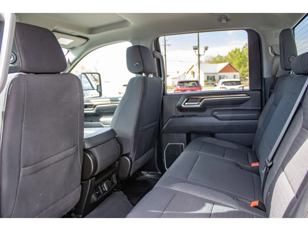 Used 2025 SUMMIT WHITE Chevrolet LT image 15