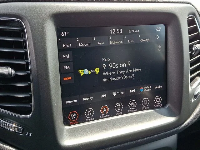 Used 2020 White Jeep Trailhawk image 17