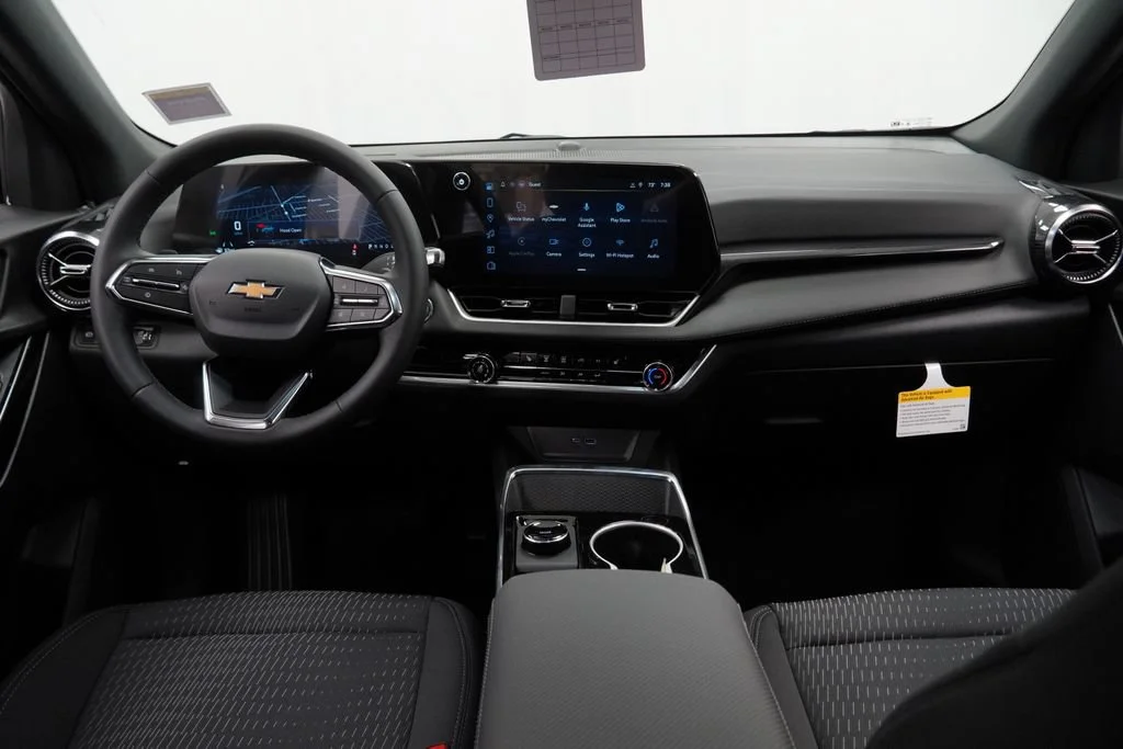 New 2027 Summit White Chevrolet LT image 7