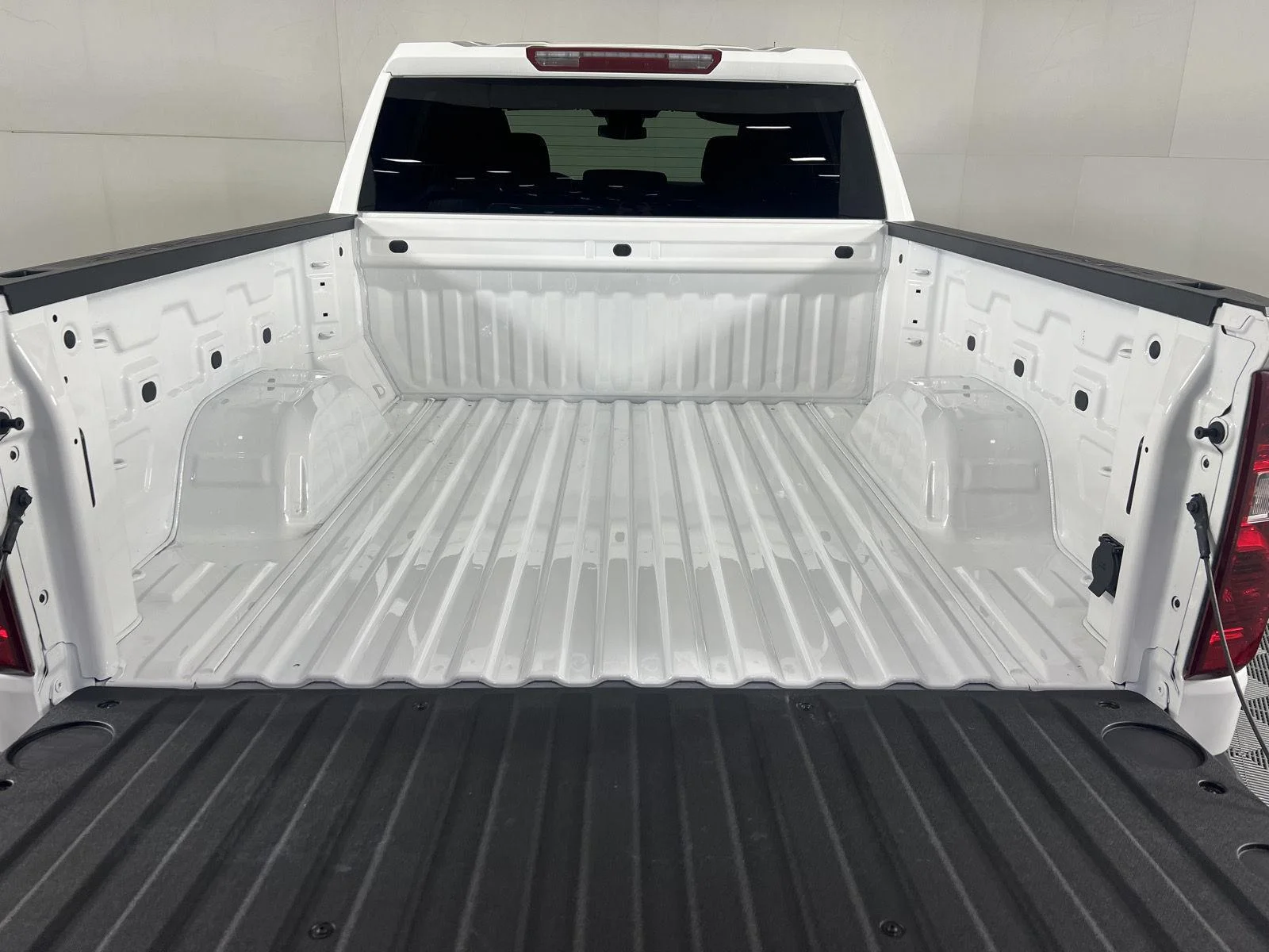 Used 2026 Summit White Chevrolet LT (2FL) image 5