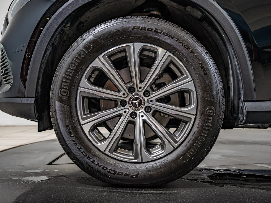Certified Used 2025 Black Mercedes-Benz GLC 300 image 10